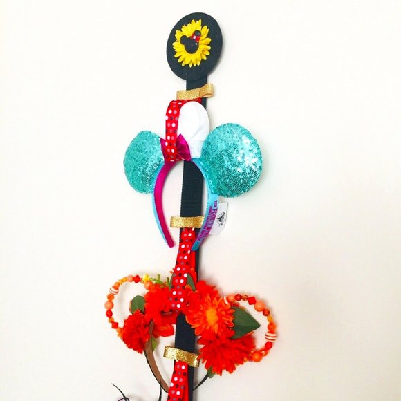 Marvelous Minnie Mouse Ear Display … - Picture 2 of 5